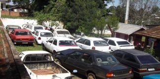 Dois carros foram apreendidos em fiscalização de trânsito em Clevelândia.