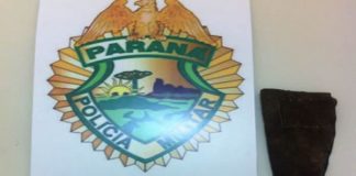 Homem é preso portando arma de fogo.