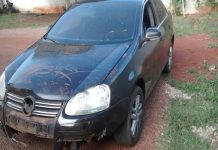 Veículo suspeito de ser utilizado para transporte de cigarros é apreendido em Mariópolis.