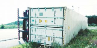 Policiais e seguranças impedem  saque de carga com frangos