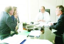 Toninho Wandscheer e a prefeita Marlene buscam recursos para nova sede do hospital no Ministério da Saúde