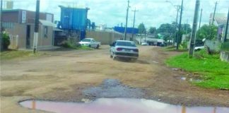 A falta do poder público no bairro Lagoão em Palmas é visível