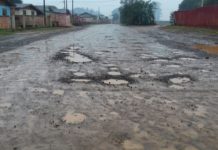 Moradores reivindicam melhorias na estrada que dá acesso a indústria de compensados em Palmas