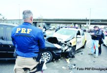 Acidente envolvendo viatura da PM deixa quatro mortos