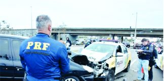 Acidente envolvendo viatura da PM deixa quatro mortos