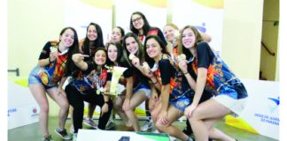 Invicto, time de Palmas levanta o troféu de campeão do basquete feminino