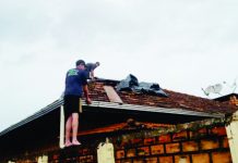 Vendaval causa estragos em General Carneiro