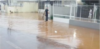 NOVAMENTE ALAGAMENTOS CAUSAM GRANDES PREJUÍZOS AOS MORADORES DE PALMAS. A PERGUNTA: ‘’ATÉ QUANDO’’?