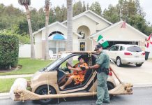 ‘Fred Flintstone’ é parado por excesso de velocidade nos EUA Caso ocorreu no estado da Flórida.