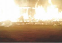 Reunião define onde alunos vão estudar após incêndio destruir escola