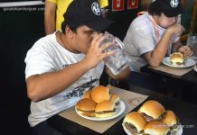 Como é um campeonato de “quem come mais”?