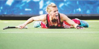 Campeã olímpica de hóquei diz que perdeu capacidade de ler após concussão