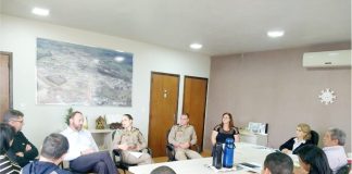Prefeita Dona Maria recebeu no gabinete na manhã desta terça-feira (26) o comandante do Corpo de Bombeiros de Palmas/PR