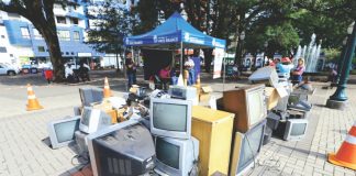 Secretaria de Meio Ambiente realiza coleta de resíduos eletroeletrônicos em Pato Branco