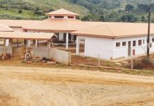 Obras de construção da escola do Marcon próxima do término