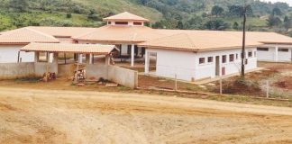 Obras de construção da escola do Marcon próxima do término
