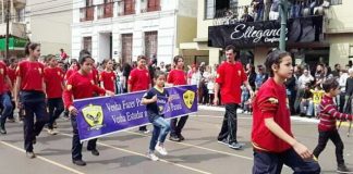 COLÉGIO ESTADUAL SEBASTIÃO PARANÁ PARTICIPA DO DESFILE CÍVICO