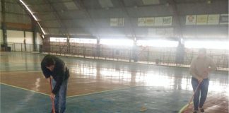 Realizada manutenção da quadra de futsal do Ginásio Municipal em CDS