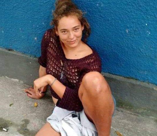 Galera do Sul! Alguém conhece essa menina ou a sua família?