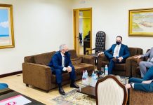 O presidente da OAB Palmas Dr. Eduardo Tobera Filho, juntamente com o Presidente da OAB Paraná Dr. Cássio Telles e com o Diretor das Prerrogativas da OAB Dr. Alexandre Salomão, visitaram o Presidente Eleito do Tribunal de Justiça do Estado do Paraná