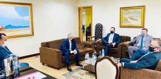 O presidente da OAB Palmas Dr. Eduardo Tobera Filho, juntamente com o Presidente da OAB Paraná Dr. Cássio Telles e com o Diretor das Prerrogativas da OAB Dr. Alexandre Salomão, visitaram o Presidente Eleito do Tribunal de Justiça do Estado do Paraná