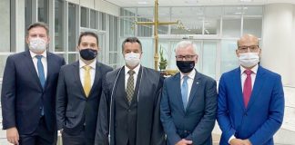 Presidente da OAB Palmas Dr Tobera e Presidente da OAB Paraná Cássio Telles,participaram da Posse do novo Presidente do Tribunal de Justiça do Estado do Paraná,Desembargador José Laurindo de Souza Netto