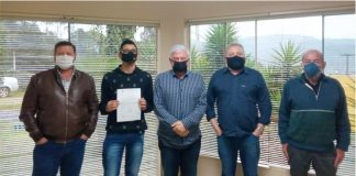 Governo domingosoarense leva requerimento ao deputado Valdir Rossoni