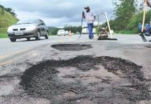 Justiça condena DER a indenizar palmense após danos no carro provocados pelas péssimas condições da PRc 280