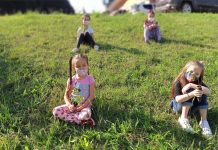 Comemorado o Dia da Árvore, celebrado em 21 de setembro, os alunos da Escola Municipal do Campo Santina Perret Carraro, na Ponte do Chopim, também realizaram o plantio de árvores nativas no pátio da instituição