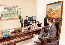 O Presidente da OAB Subseção de Palmas, Dr. Eduardo E. Tobera Filho esteve em reunião com o Presidente do Tribunal de Justiça do Estado do Paraná, Dr. José Laurindo de Souza Netto, a fim de discutir assuntos de interesses gerais da Advocacia e da Sociedade Palmense