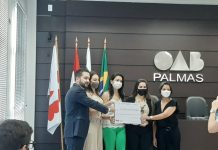 Alunos do 1° ano do Curso de Formação de Docentes do Colégio Estadual Dom Carlos participaram de evento realizado pela OAB