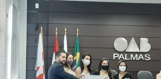 Alunos do 1° ano do Curso de Formação de Docentes do Colégio Estadual Dom Carlos participaram de evento realizado pela OAB