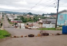 RUA FELIPE SHELL LOUREIRO: POVO FAZ PROTESTO DEVIDO A CONSTANTES ACIDENTES