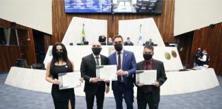Policiais que investigaram crime de importunação sexual em Palmas/PR são homenageados na Assembleia Legislativa