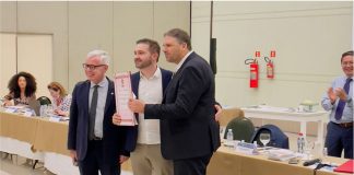 Presidente da OAB Palmas, Dr. Tobera, recebe honraria da OAB Paraná