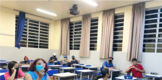 EJA – Na Educação de Jovens e Adultos os professores estão sempre diversificando
