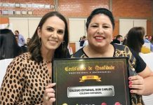 ÂNGULO PESQUISAS CONFERE PRÊMIO AO COLÉGIO ESTADUAL DOM CARLOS