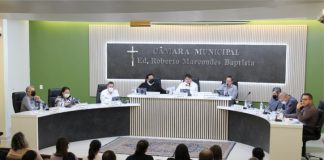 Legislativo recebe denúncia contra Prefeito Municipal