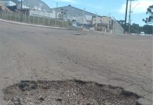 DE TEMPOS EM TEMPOS, BURACOS VOLTAM PARA A CIDADE EM QUE ALAGAMENTOS JÁ SÃO CENÁRIO CONSTANTE