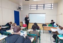 Departamento de Meio Ambiente de CDS distribui materiais nas escolas