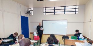 Departamento de Meio Ambiente de CDS distribui materiais nas escolas