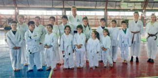 Caratecas domingosoarenses participam de exame de faixa