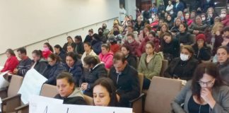 Cansados de promessas, professores municipais de Palmas protestam contra prefeito