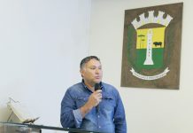 Cidadão usa a Tribuna Livre da Câmara de Palmas e faz duras críticas ao prefeito