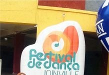 Sintonia do Corpo Studio de dança realiza primeira apresentação nos Palcos Abertos do Festival Internacional de Dança de Joinville