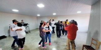 Tarde dançante marca retorno dos encontros da Terceira Idade em Cel. Domingos Soares