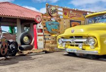 O grupo Antigos Auto Club-Pr realizou no último final de semana a 1° exposição de carros antigos no parque de exposições Pé Vermelho