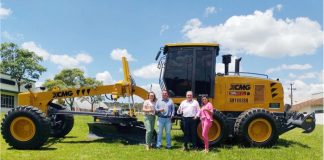 Cel. Domingos Soares recebe motoniveladora nova