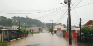 Palmenses enfrentam transtornos causados pela chuva