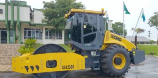 Prefeitura de CDS recebe rolo compactador